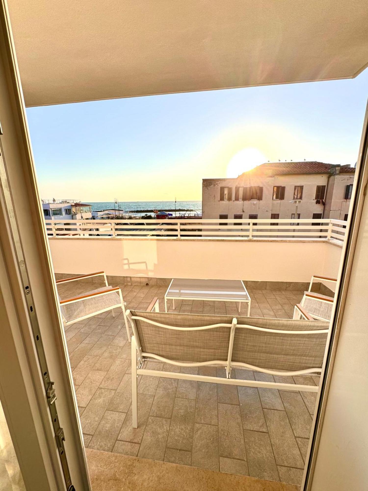 Suites Dreams Fiumicino Mare Exterior foto