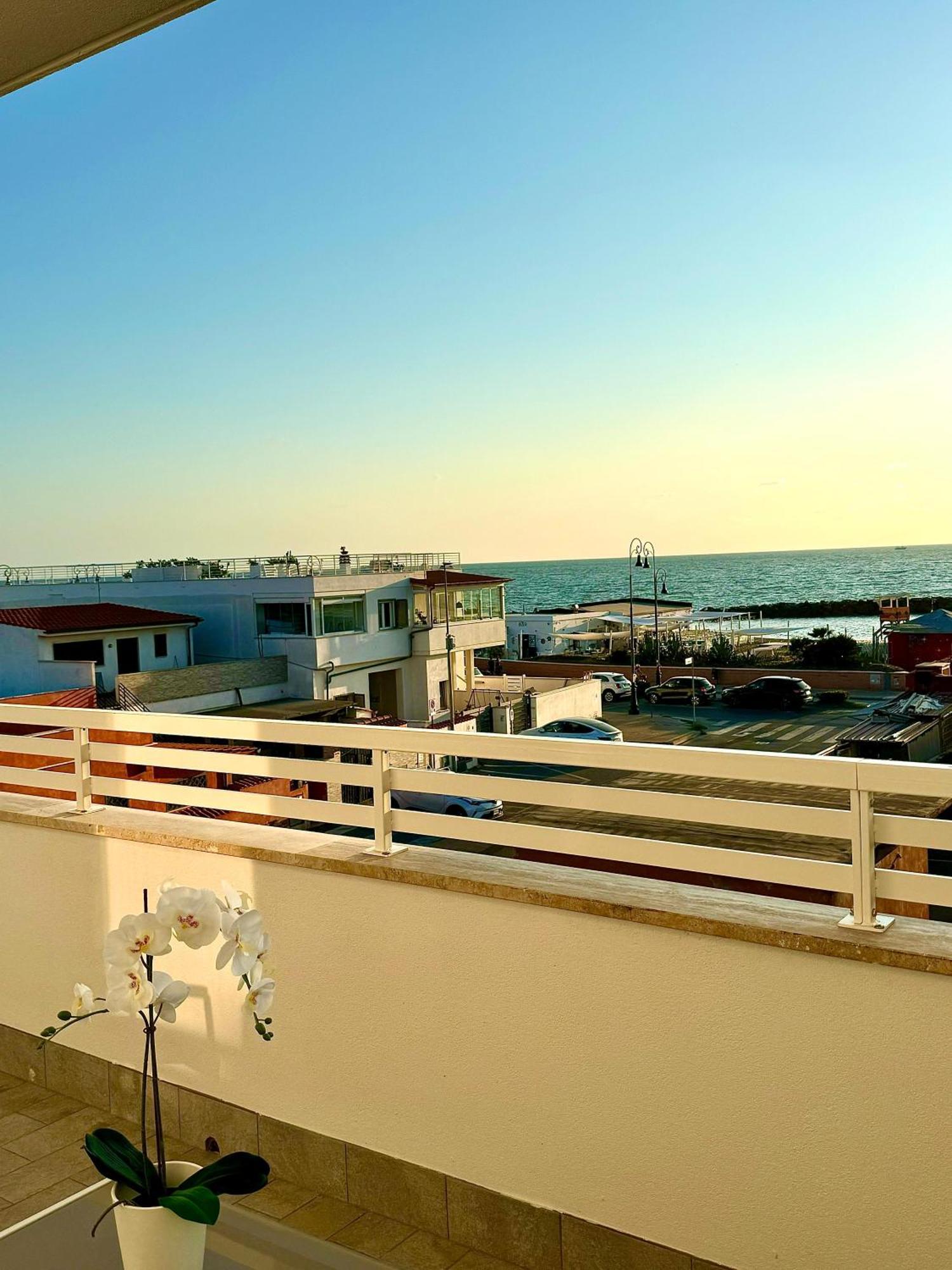 Suites Dreams Fiumicino Mare Exterior foto